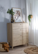 Cozy Chest Of Drawers in Oiled Oak